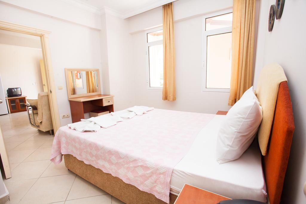 Yalcinkaya Apart Hotel Çeşme Kültér fotó