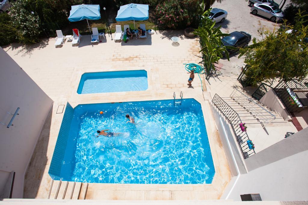 Yalcinkaya Apart Hotel Çeşme Kültér fotó